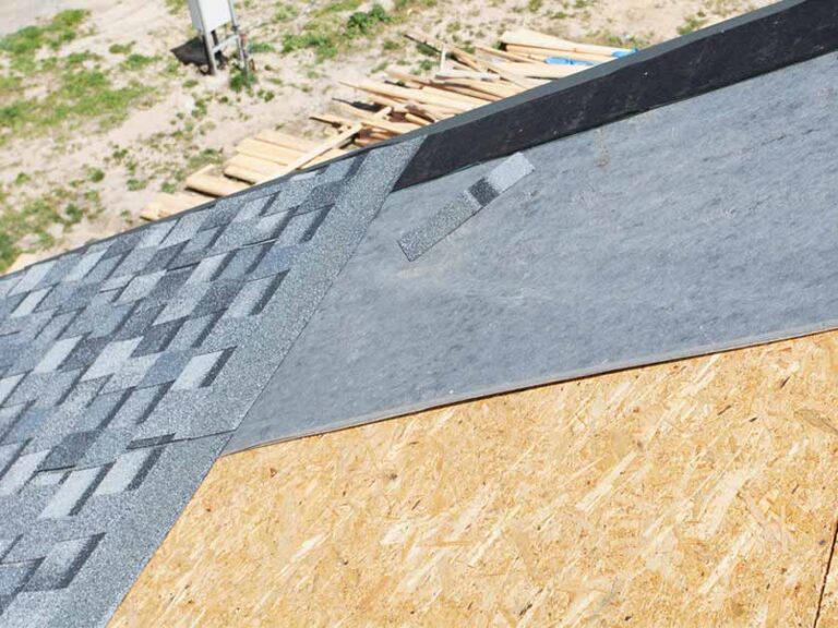 Read more about the article Choosing Between Synthetic and Felt Roofing Underlayment